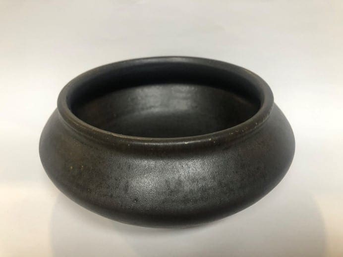 Popalini & Jezando - black in-turned bowl